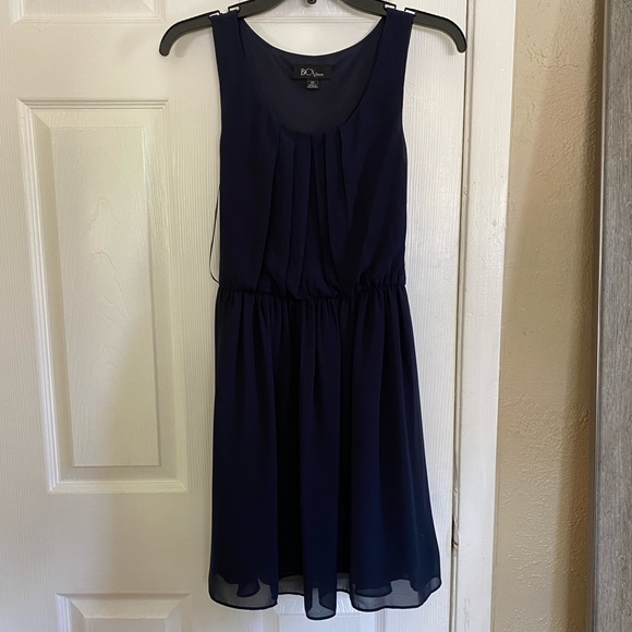 Dress w belt - Picture 2 of 5